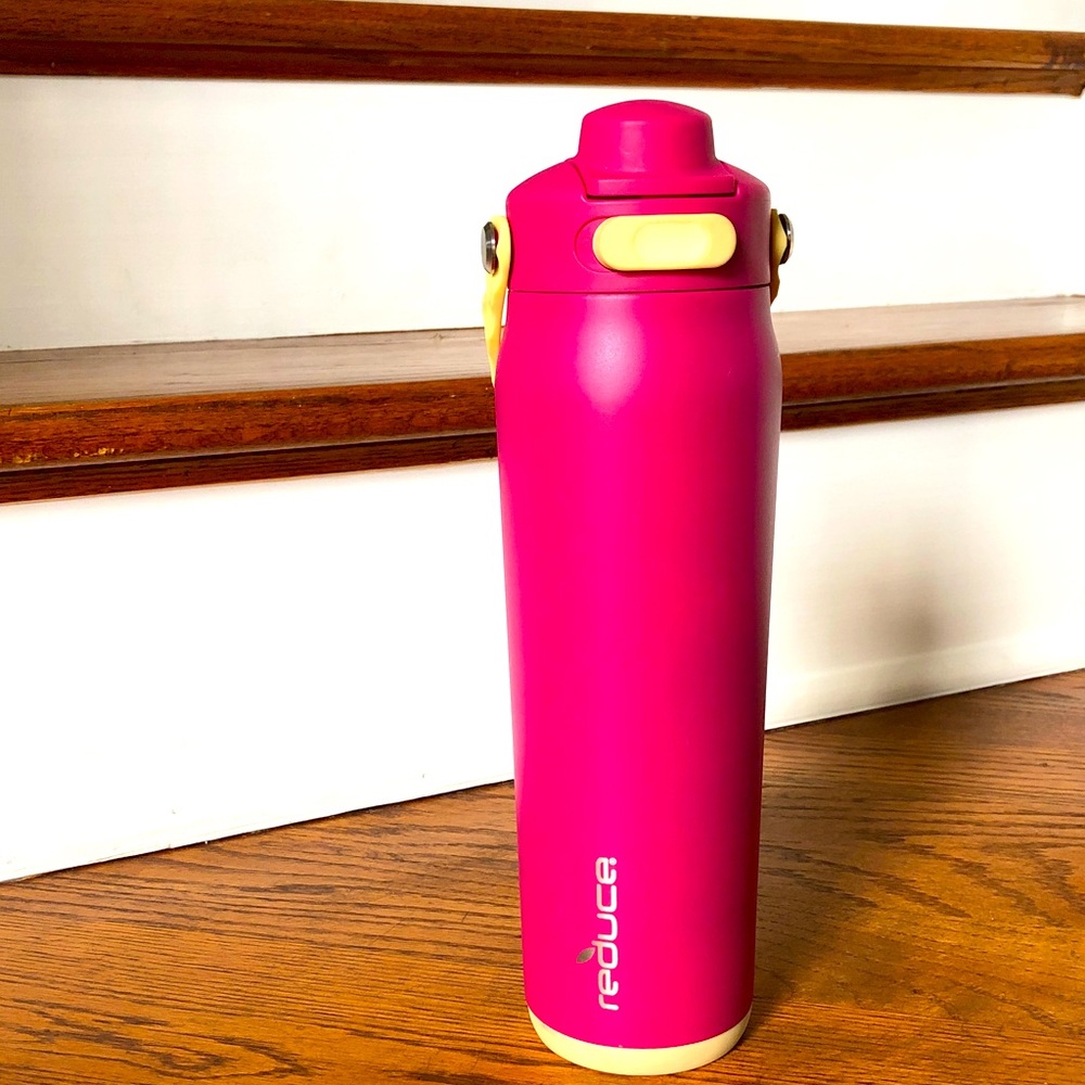 Reduce Aura Tritan Bottle - Dragonfruit 26 oz